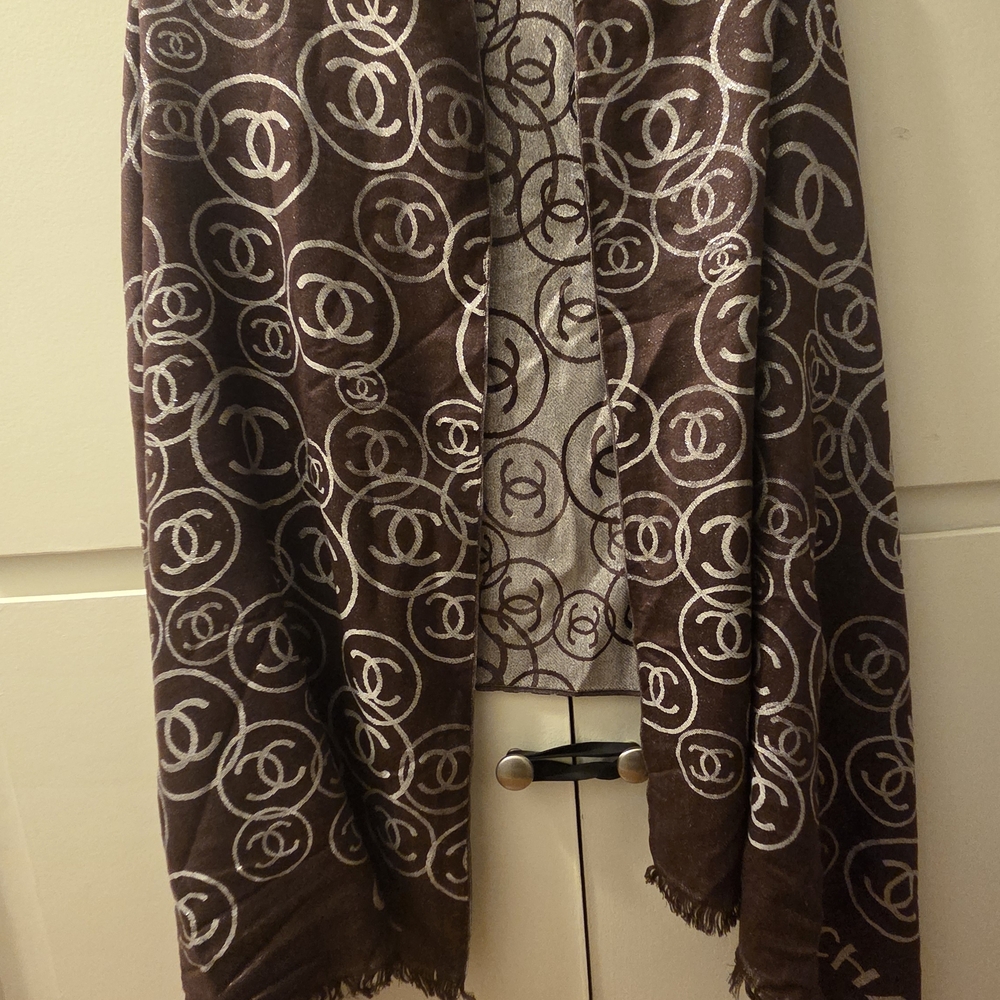 Chanel Brown and Silver Logo Scarf - Picture 4 of 8